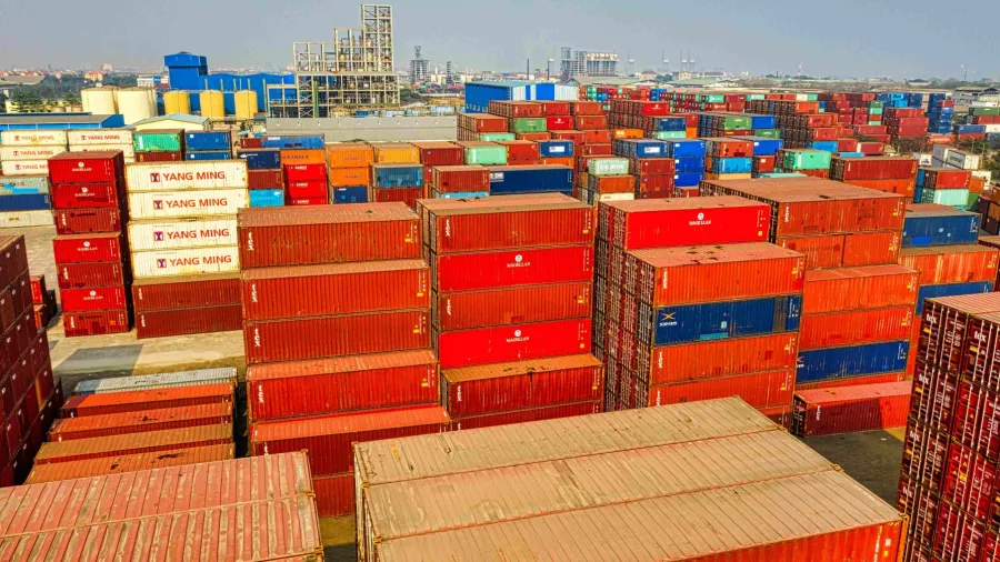 PH trade gap surges 49.8% in April with higher import growth